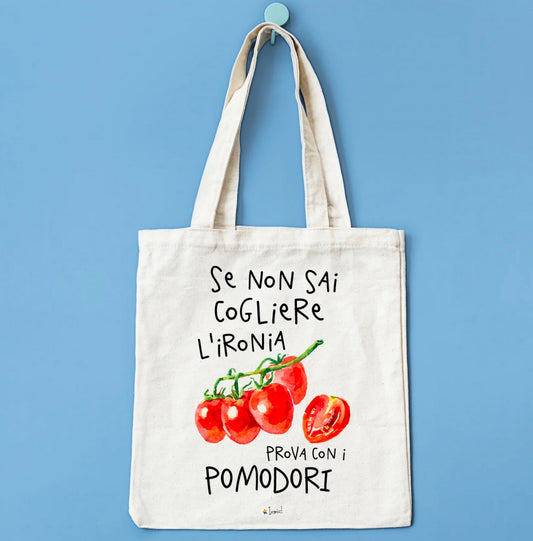 Shopper "Se non sai cogliere l'ironia prova con i pomodori"